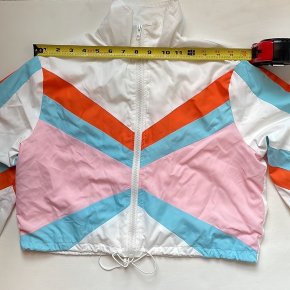 DNA Cropped Ultra Lightweight Windbreaker in
Small - Picture 10 of 13